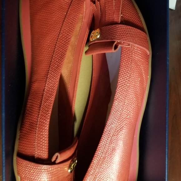 Women shoes - Picture 2 of 2